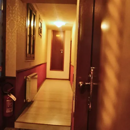 Hotel H O T E L S A N G A L L O L Wenecja