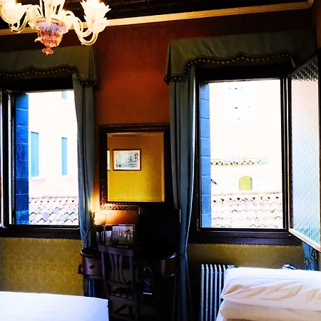 H O T E L S A N G A L L O L Hotel Wenecja