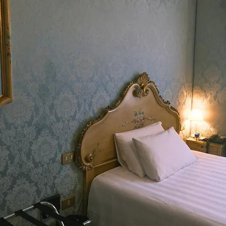 Hotel H O T E L S A N G A L L O L 3*