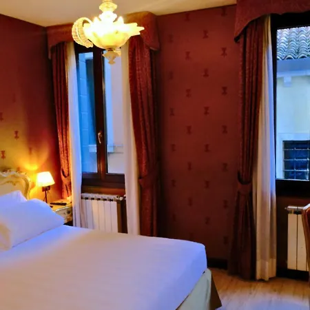 H O T E L S A N G A L L O L Hotel 3*