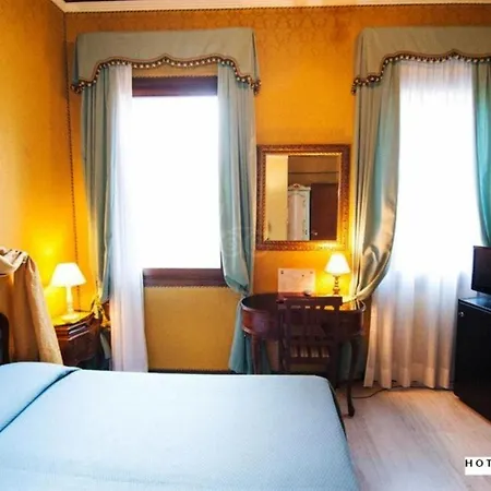 H O T E L S A N G A L L O L Hotel