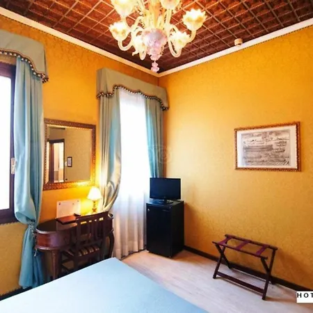 H O T E L S A N G A L L O L Hotel 3*