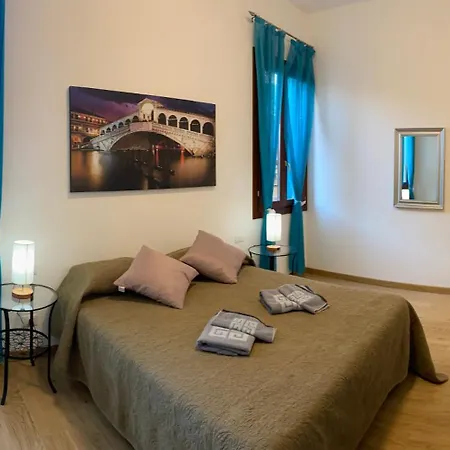 Bella Meimei * Venice