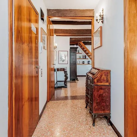Apartment View In Venice! Charming With Private Roof Terrace Venice