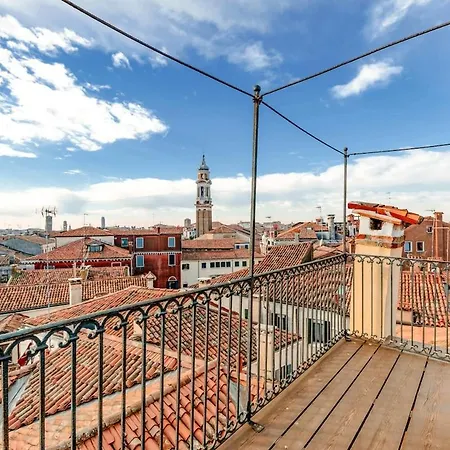 Apartment View In Venice! Charming With Private Roof Terrace