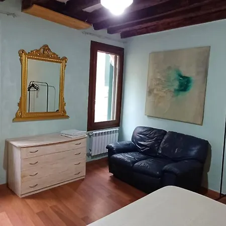 La Bella - Entire Private Apartment *