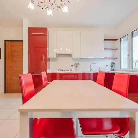 Lucrezia - 10 Min From & Free Parking Apartment *