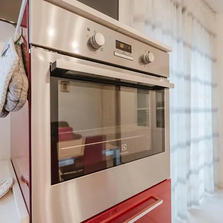Lucrezia - 10 Min From & Free Parking Apartment *