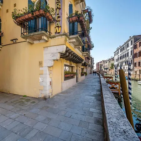 Casa Guggenheim B&B