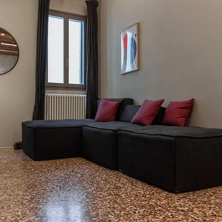 Ca Delle Capriate, An Intimate Retreat At Ca D'oro Apartment