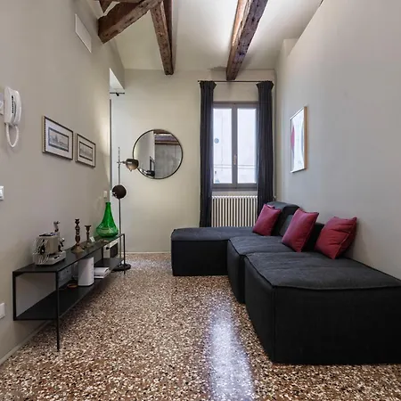 Ca Delle Capriate, An Intimate Retreat At Ca D'oro