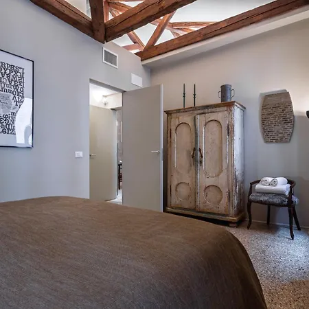 Ca Delle Capriate, An Intimate Retreat At Ca D'oro Apartment