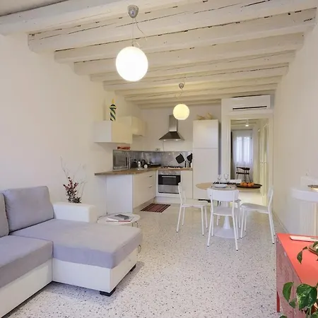 アパート Mia Casa