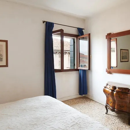 Palazzo Contarini Della Porta Di Ferro Aparthotel *