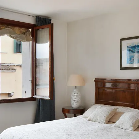 Palazzo Contarini Della Porta Di Ferro Aparthotel *