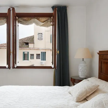 Palazzo Contarini Della Porta Di Ferro Aparthotel