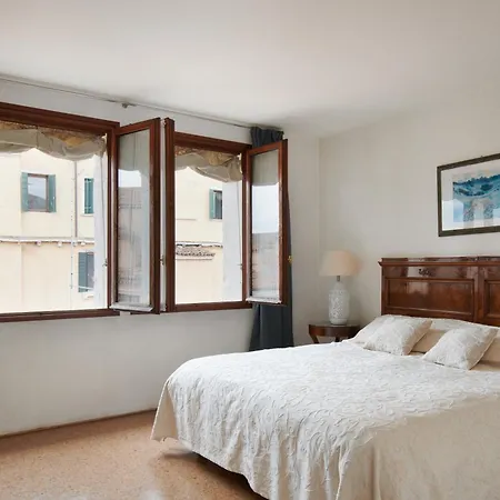 Palazzo Contarini Della Porta Di Ferro Aparthotel Venice