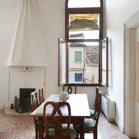 Palazzo Contarini Della Porta Di Ferro Aparthotel