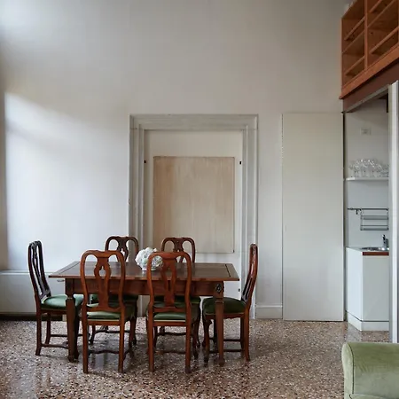 Palazzo Contarini Della Porta Di Ferro Aparthotel *