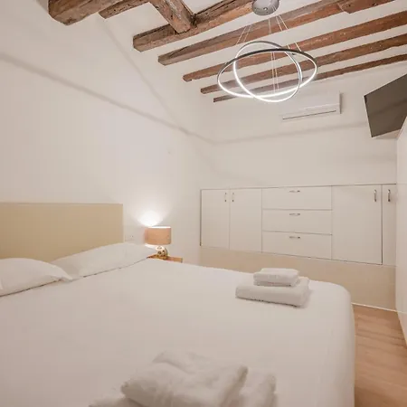 Bed & Breakfast Rialto 707 2*