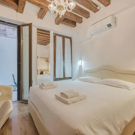 Bed & Breakfast Rialto 707 2*