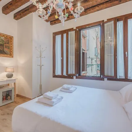 Rialto 707 Venice