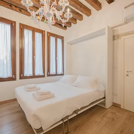 Bed & Breakfast Rialto 707 2*