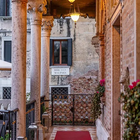 Palazzo Stern Hotell 4*