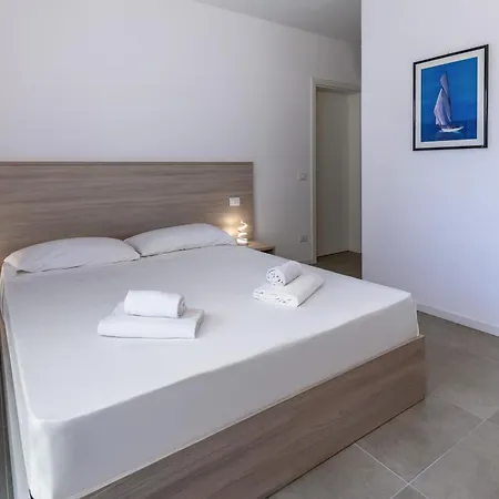 Appia Free Parking E Fast Access To By Bus Guest house *