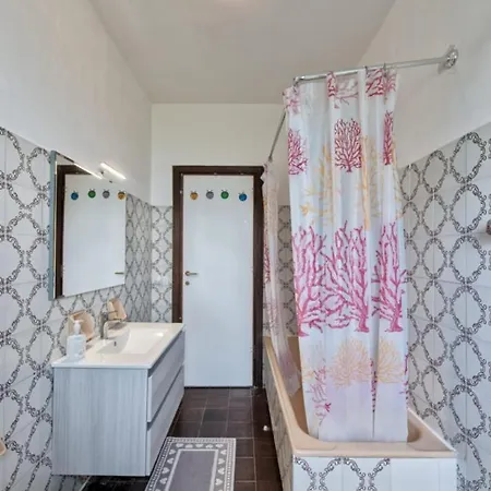 Arish Downtown Guest house *