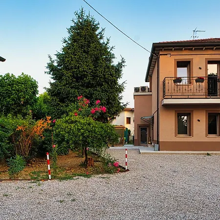 Casa vacanze Romantic Garden 2 *