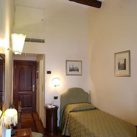 Szálloda Accademia - Maravege 3*