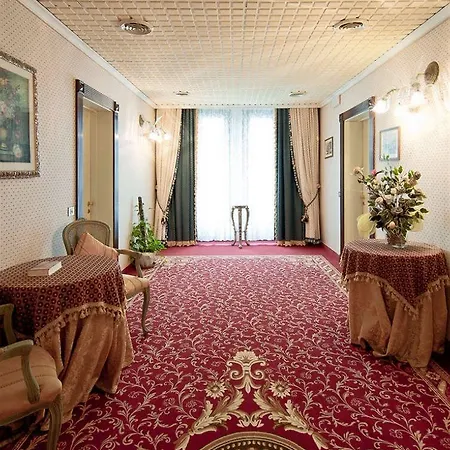 Violino D'oro Hotel