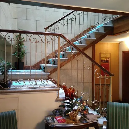 Al Gobbo Hotel *
