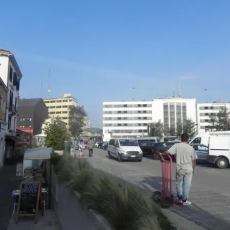 - Piazzale Roma Apartamento
