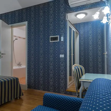 Residenza Nobile - Locazione Turistica בית הארחה 2*