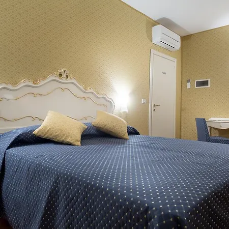 Residenza Nobile - Locazione Turistica בית הארחה