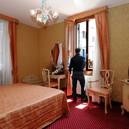 Ξενοδοχείο Castello 3*