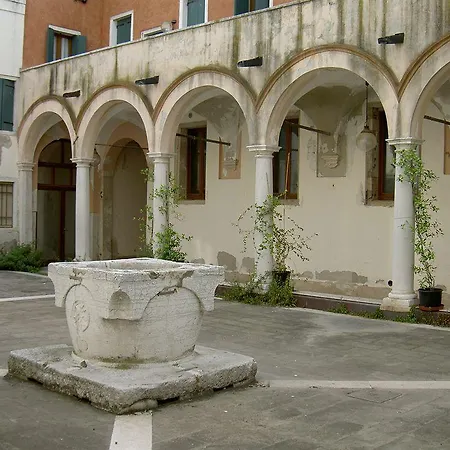 Hostel Hostel Biennale