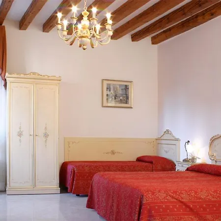 Hotel At Leonard Venezia