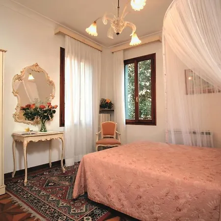 At Leonard Hotel Venezia