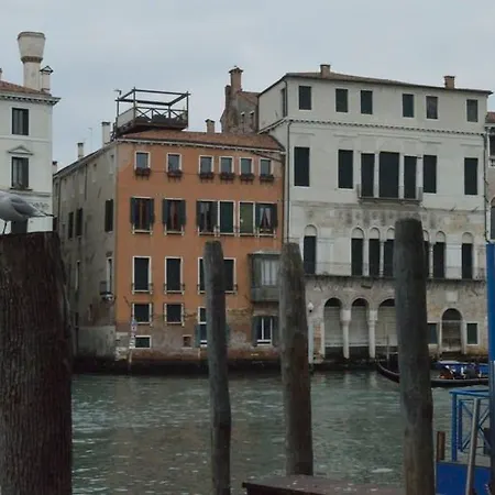 Guest house Locanda Leon Bianco On The Grand Canal Venice