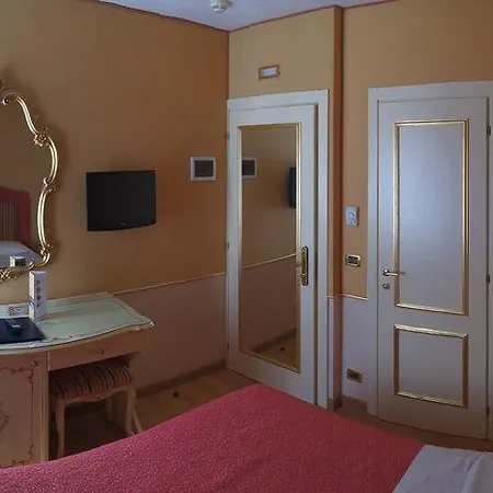 Hotel Arlecchino 3*