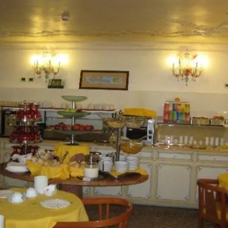 Hotel San Moise