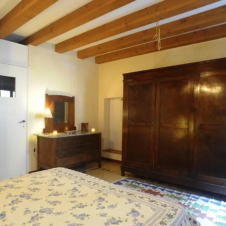 San Stin Apartment *