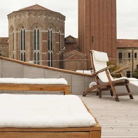 Yacht Bert Venezia Úszó hotel Velence