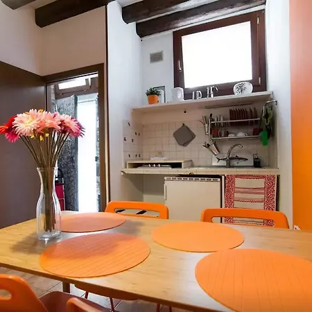 Affittacamere Orange House Guest house