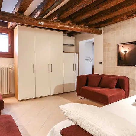 Metropole House Apartment