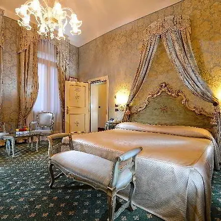 Rialto Hotel 4*