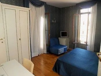 Residenza Nobile - Locazione Turistica 2* ונציה